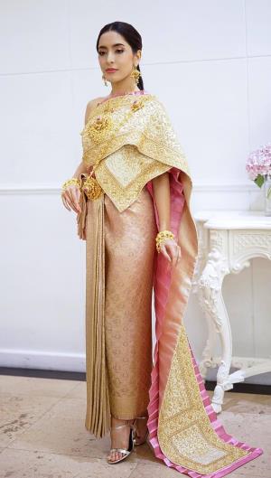 ชุดไทยเจ้าสาว ชุดไทยจักรพรรดิ์ เช่าที่แบมบี้ เวดดิ้ง ห้วยขวาง